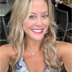 Meet your Posher, Jeanine